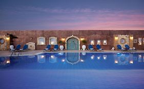 Golden Bay Apartments - Pool&Garden Retreat
