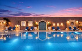 Golden Bay Apartments - Pool&Garden Retreat
